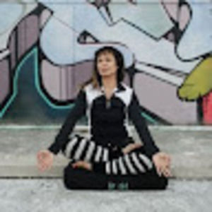 Meet your Posher, Candle lit yoga